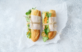 Vega Bahn Mi broodje