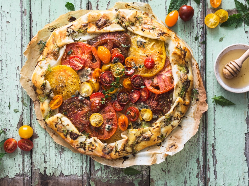 Tomaten & courgette pizza