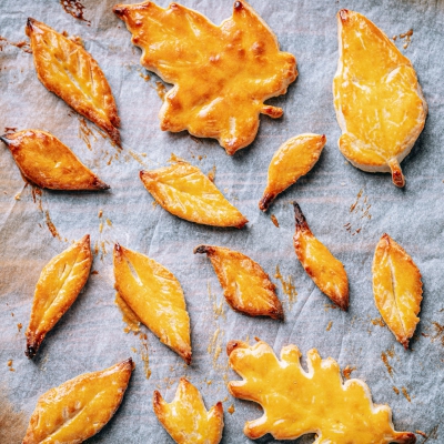 Hartige herfst-bladerdeegkoekjes