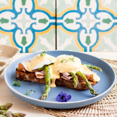Eggs benedict