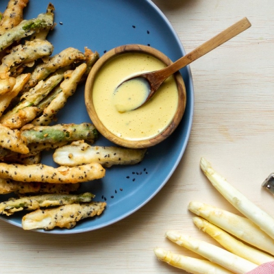 Aspergetempura met misomayonaise