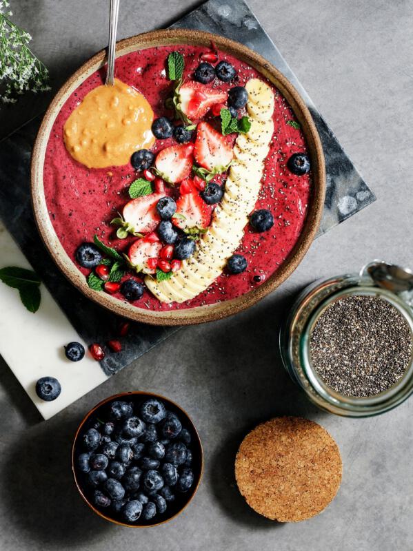 Fruitbowl met aardbeien & blauwe bessen