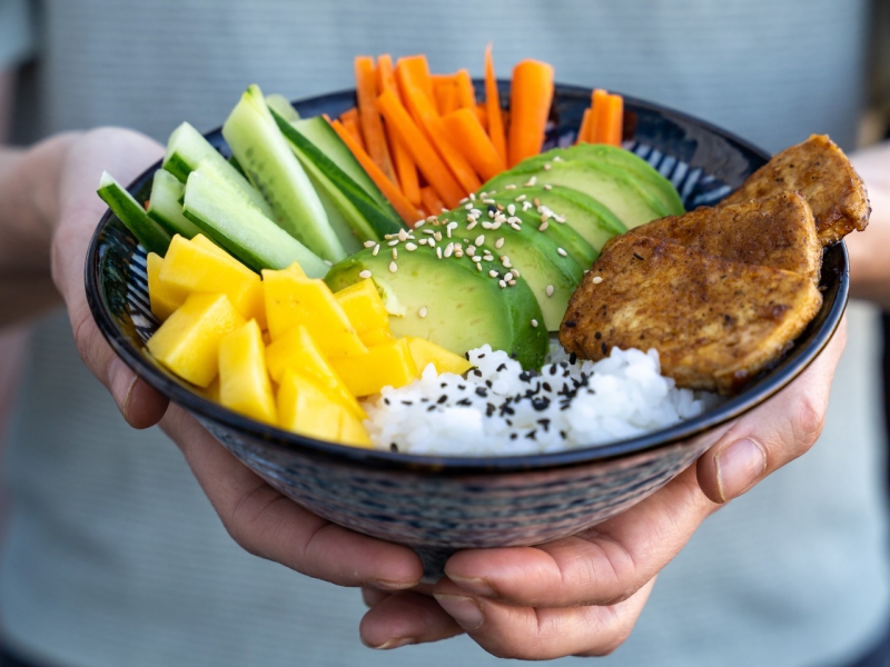 Zomerse poké bowl