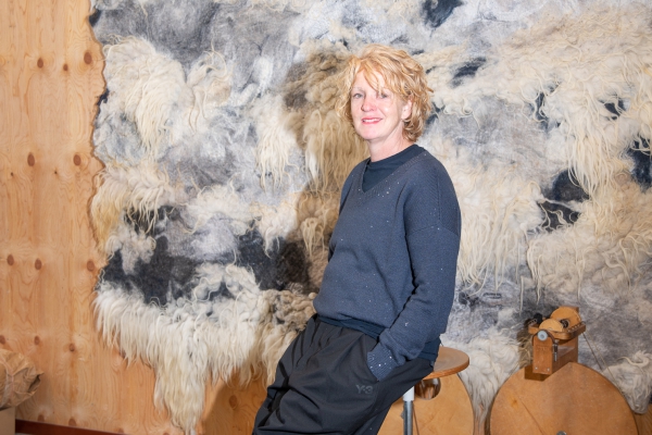 Claudy Jongstra verbindt kunst, mode en landbouw
