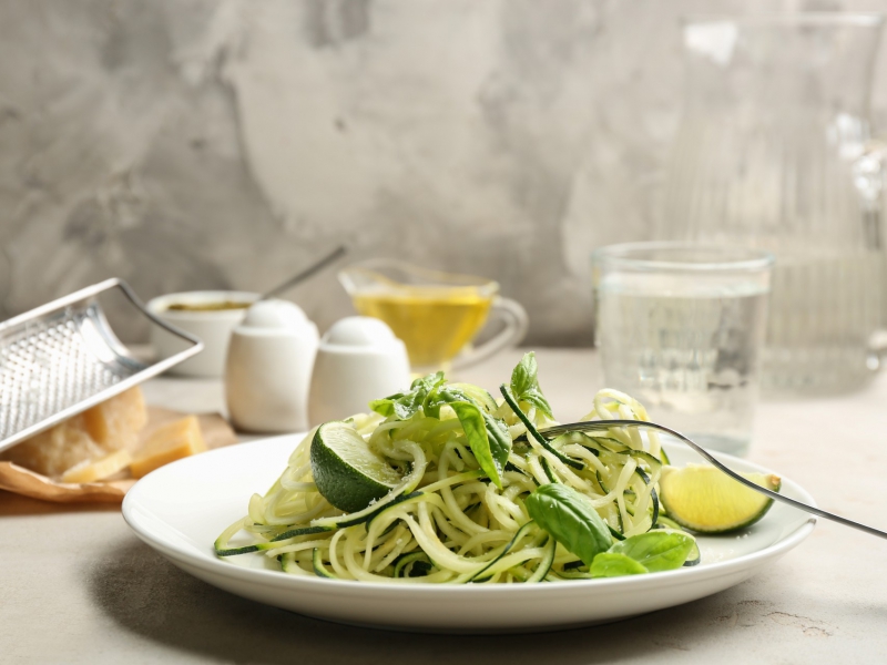 Courgetti met avocado-limoensaus