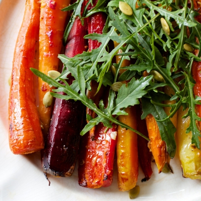 Gekleurde wortel salade