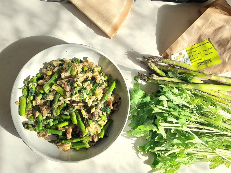 Havervlokken 'risotto' met raapstelen en asperges