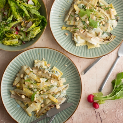 Ravioli met asperges, witlof en hazelnoot