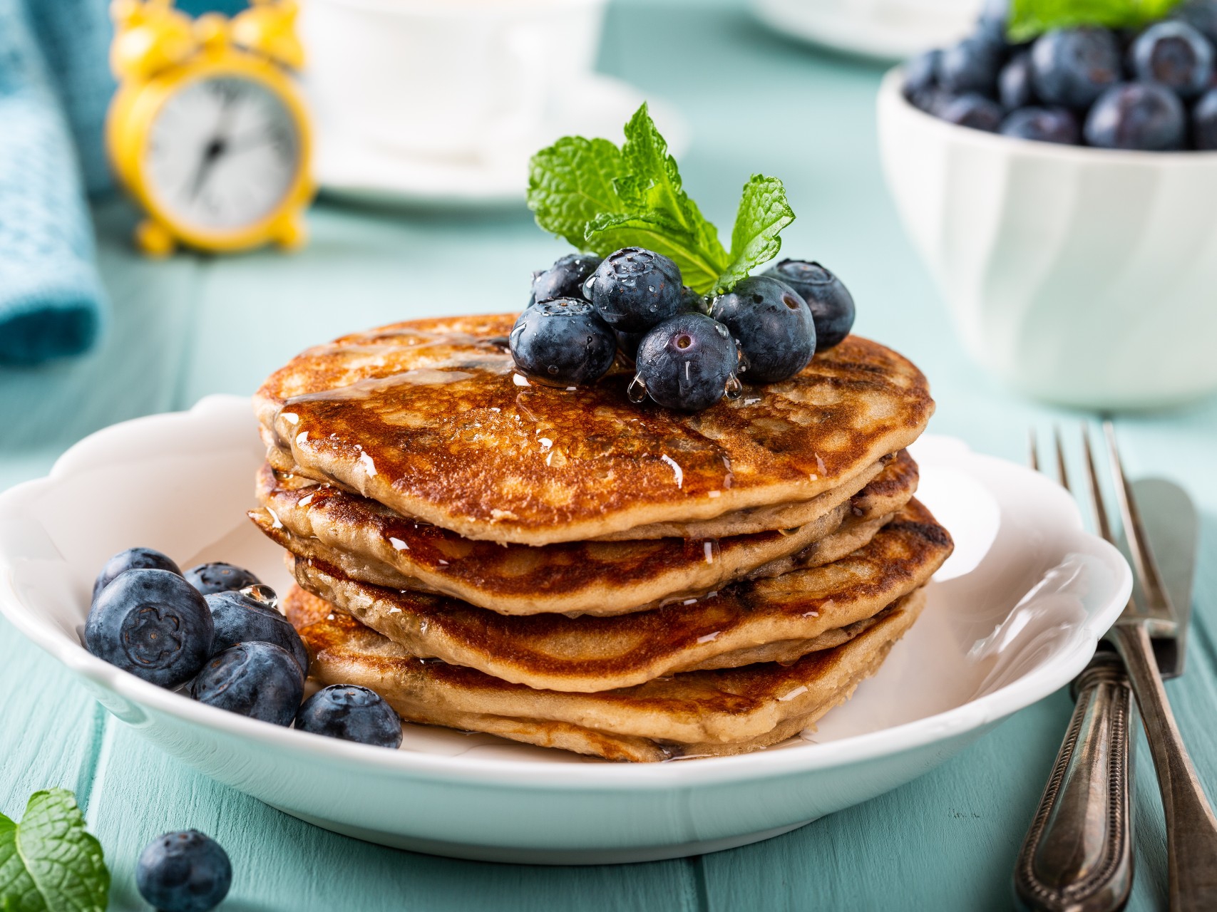 American pancakes met blauwe bessen