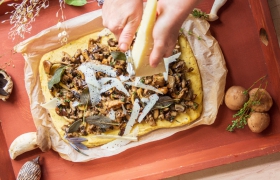 Polenta-pizza met paddenstoelen