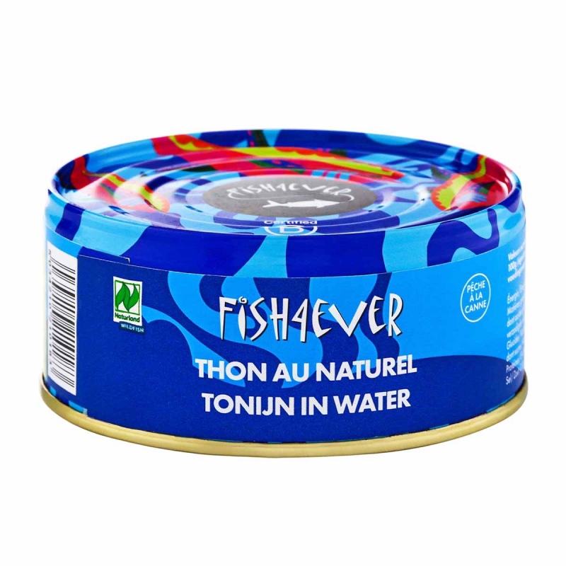 Tonijnstukken skipjack in water