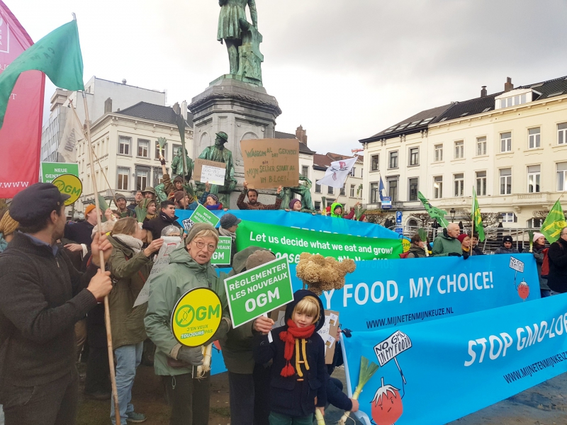 GMO has got to go - demonstratie biologische sector tegen gentech in Brussel