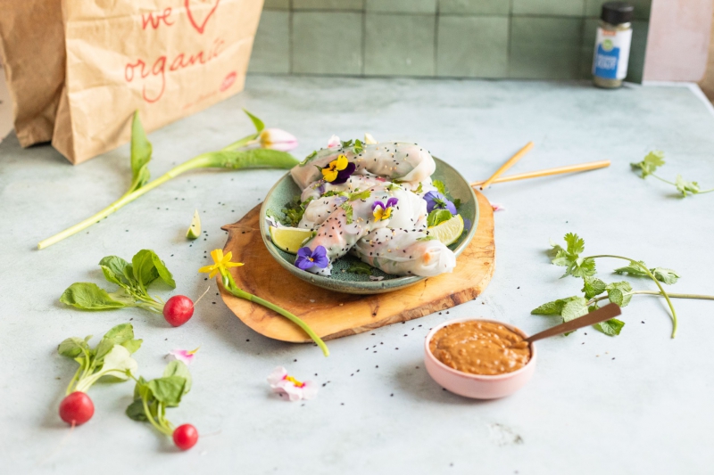 Spring rolls met pindavrije satésaus