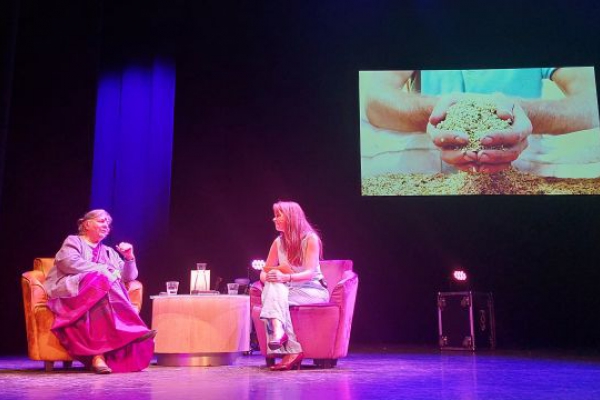 Wake up call van Vandana Shiva