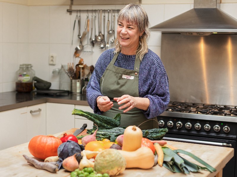 Eten bereiden in de keuken met aandacht