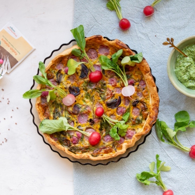 Radijsquiche met pesto van het loof