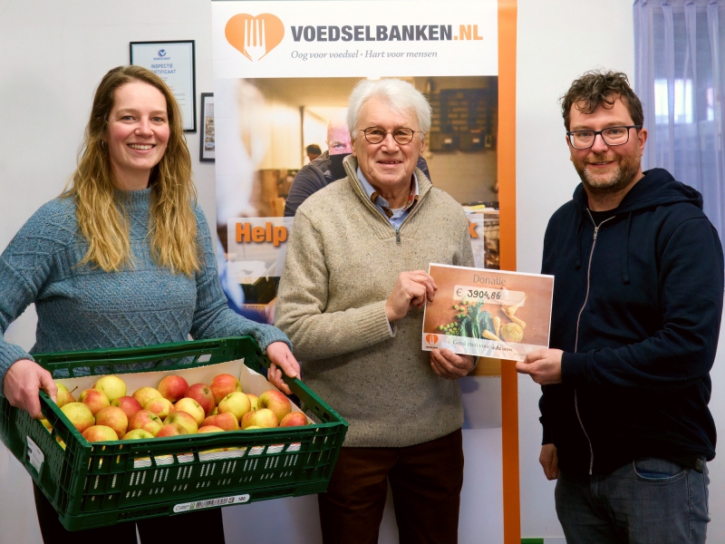 Odin overhandigt donaties aan voedselbanken