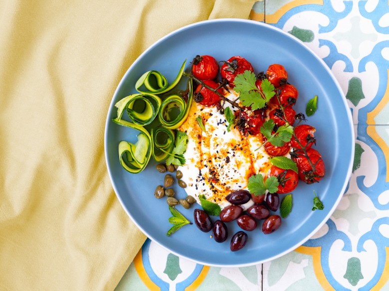 Kefir labneh met spicy tomaatjes