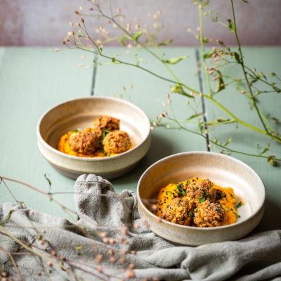 Tofuballetjes met wortel-chili dip