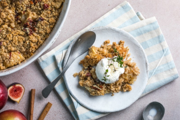Appel-vijgencrumble met pecannoten