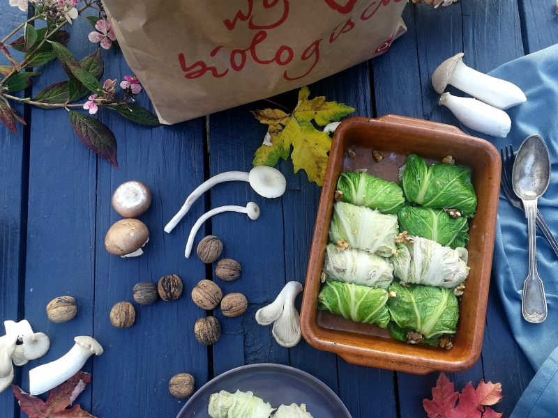 Chinese koolpakketjes met Oosterse paddenstoelen en linzen