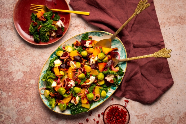Salade met palmkool, spruitjes, biet, sinaasappel en ricotta