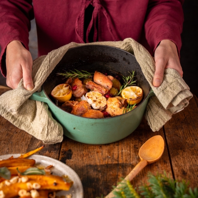 Overheerlijke dubbeldoel-kip met bouillonaardappeltjes en cranberries