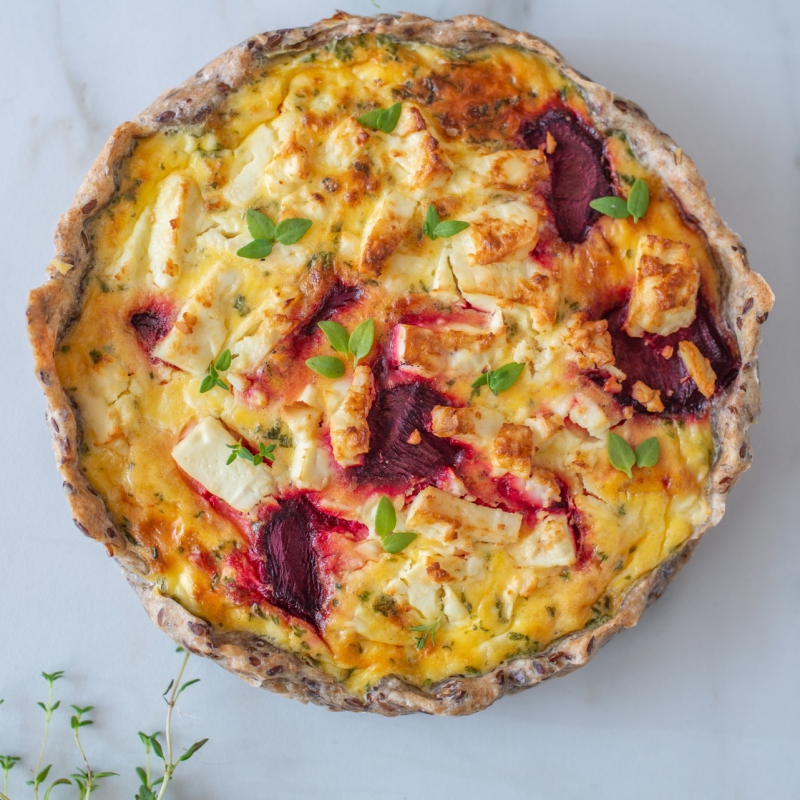 Quiche met biet, spinazie en feto