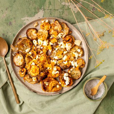 Smashed aardperen en pastinaak met feta en sinaasappel