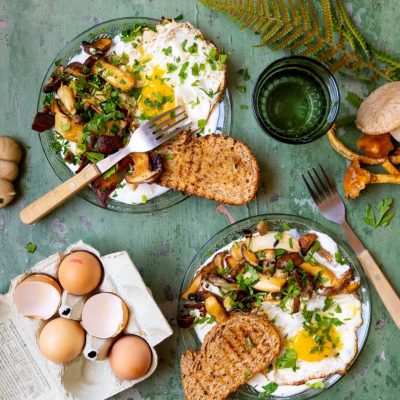 Herfstige çilbir met paddenstoelen, truffelolie en knoflook-yoghurt
