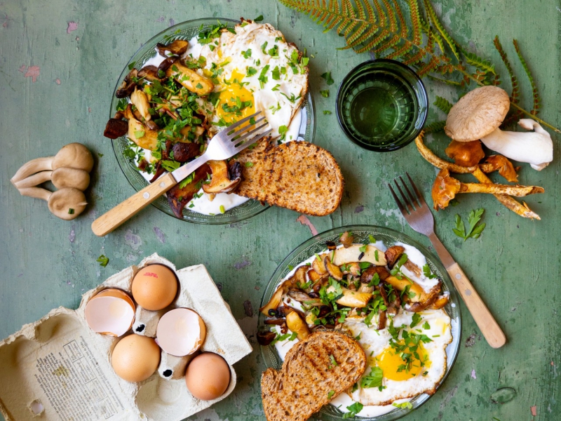 Herfstige çilbir met paddenstoelen, truffelolie en knoflook-yoghurt