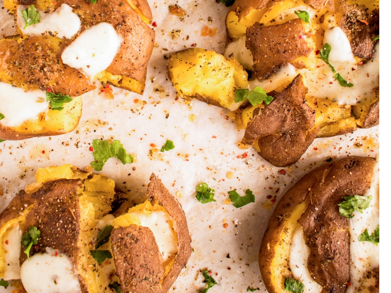 Smashed aardappelen met feta en munt