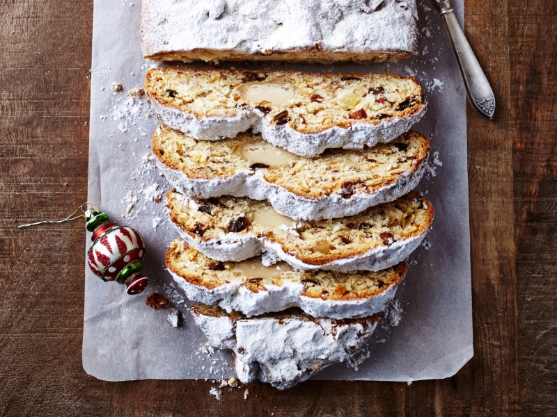 Kerststol met amandelspijs