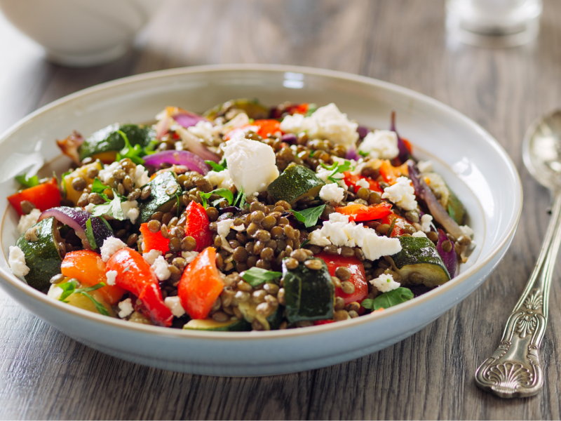 Linzen salade met courgette en paprika