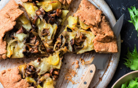 Galette met aardappel en paddenstoelen