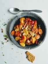 Gekonfijte wortelen met hazelnoot-speculaaskruim