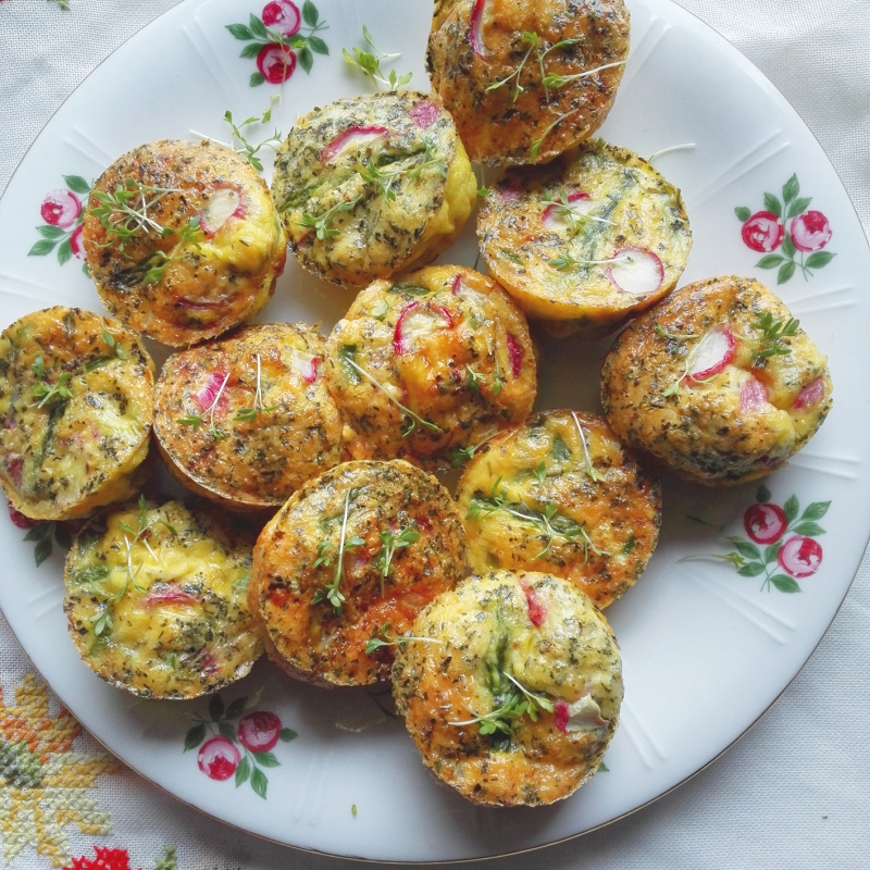 biologische ei-muffin met radijs