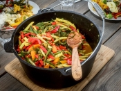 Groenteschotel met boterbonen, waspeen en paprika